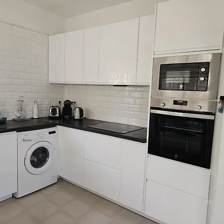 Private With Heated Swimming Pool, Roof Solarium & Garden *